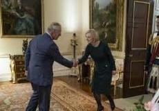 زلة لسان تحرج الملك تشارلز: "عزيزتي يا عزيزتي!"