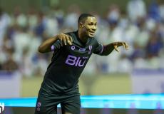 الهلال يفوز على الطائي في الوقت القاتل