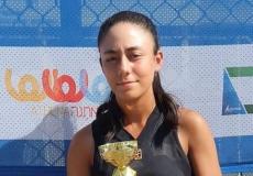 بطلة التنس كريمان بقاعي