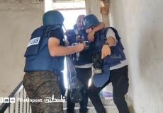 الاحتلال يستهدف بشكل مباشر طاقم تلفزيون فلسطين في نابلس