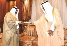 سمو ولي العهد الشيخ مشعل الأحمد يتسلم التشكيل الحكومي من رئيس الوزراء سمو الشيخ أحمد نواف الأحمد الصباح