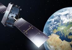 القمر الصناعي