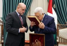 الرئيس عباس يتسلم النسخة الأولى من مصحف المسجد الأقصى