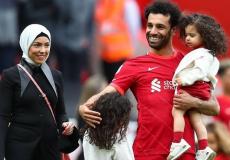 ماجي صادق زوجة محمد صلاح مع زوجات لاعبي “ليفربول”