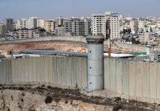 أعمال حفريات في مطار قلنديا بالقدس