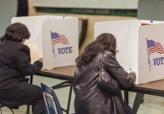 استطلاعات تظهر تقدم الجمهوريين على الديمقراطيين عشية الانتخابات النصفية الأمريكية