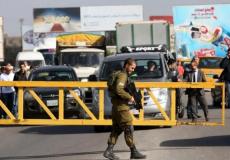 جندي إسرائيلي على حاجز عسكري