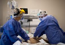 أطباء ينقذون حياة مريض / أرشيف .