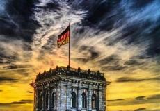 ألمانيا تدخل تعديلات تسهل استقبال المهاجرين لسد النقص في سوق العمالة.