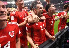 فرحة جاريث بيل وفريقه ويلز بهدف التعادل أمام أمريكا