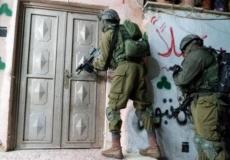 قوات الاحتلال تقتحم منزلا