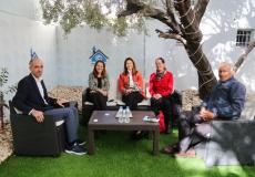 ائبة ممثل الاتحاد الأوروبي والوفد المرافق لها في زيارة بيت الصحافة