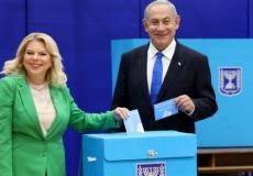 نتنياهو خلال الإدلاء بصوته بانتخابات الكنيست الإسرائيلي