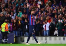 لحظة وداع بيكيه لجماهير برشلونة