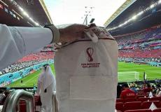 هدايا على مدرجات استاد البيت