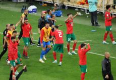 المنتخب المغربي يحتفل بالتأهل للدور المقبل بعد الفوز على البرتغال.