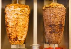 شاورما ضاني في إحدى المطاعم