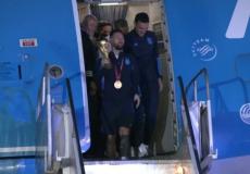 ميسي يحمل كأس العالم.jpeg