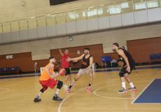 لاعبين المنتخب الفلسطيني لكرة السلة