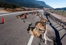 آثار الدمار نتيجة الزلزال