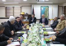 جانب من لقاء الغرفة التجارية والهيئة العامة للشؤون المدنية بغزة