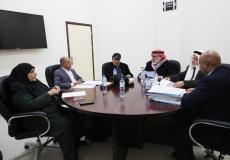 صورة من اجتماع لجنة الداخلية والأمن والحكم المحلي في المجلس التشريعي 