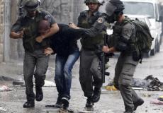 الاحتلال يعتقل شابا فلسطينيا