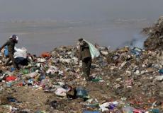 مكب نفايات في جحر الديك