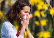 استشاري مناعة يوجه نصائح لـ مرضى الحساسية للتعامل مع الطقس المتقلب (فيديو)