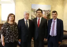 جانب من لقاء مجدلاني مع سفير تونس لدى فلسطين
