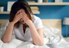 خبراء يحذرون من خطورة النوم المتقطع