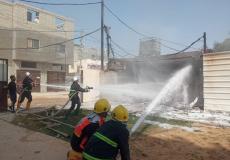 خلال محاولة الدفاع المدني السيطرة على حريق النصيرات