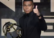 مبابي يتجاوز بهذه الجائزة إنجاز إبراهيموفيتش التاريخي