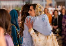 هل ستهدي الملكة رانيا الانسة رجوة تاجا بمناسبة زفافها - زفاف الأمير حسين