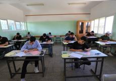 طلبة يقدمون امتحانات الثانوية العامة في خانيونس