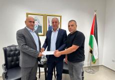 حسين الشيخ يُسلّم مؤسسات وجمعيات جنين مكرمة قطرية بقيمة مليون دولار