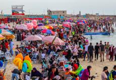 العائلات الفلسطينية على شاطئ بحر غزة