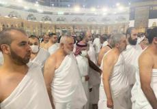 وفد حماس يطوفون حول الكعبة