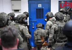 قوات القمع تقتحم قسم (3) في سجن "نفحة" وتشرع بعمليات تفتيش داخل السجون