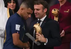 الرئيس الفرنسي يتدخل بقضية انتقال مبابي