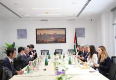 حسين الشيخ يدعو للضغط على إسرائيل لوقف إجراءاتها الأحادية