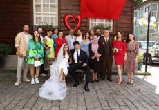 قصة عشق تعلن رسميا ترجمتها لـ مسلسل من يسقط بنفسه لا يبكي