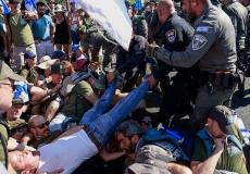 محتجون ضد إضعاف القضاء في القدس يغلقون مداخل الكنيست (Getty Images)