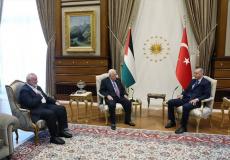 اردوغان يلتقي الرئيس عباس وهنيه في أنقرة