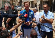 من زيارة الوفد الأوروبي لمخيم جنين .. تصوير: "الفرنسية"