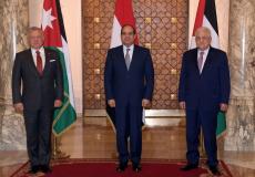 الرئيس عباس ونظرائه المصري والأردني