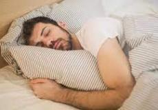 في عطلة نهاية الأسبوع.. نوم 90 دقيقة إضافية قد تكلفك حزمة من الأخطار!