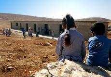 الاحتلال يهدم غرفة زراعية ويستولي على أشتال شرق القدس.jpg
