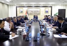 اشتية يتحدث عن الحرب المالية الإسرائيلية والخصومات من أموال الضرائب
