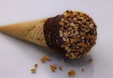 احذري تناول قطعة الشوكولاتة في نهاية الآيس كريم الجاهز​​​​​​​